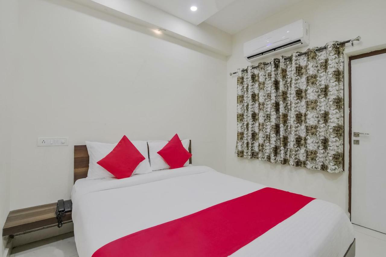 Neema Residency Hotel Anantapur Zewnętrze zdjęcie